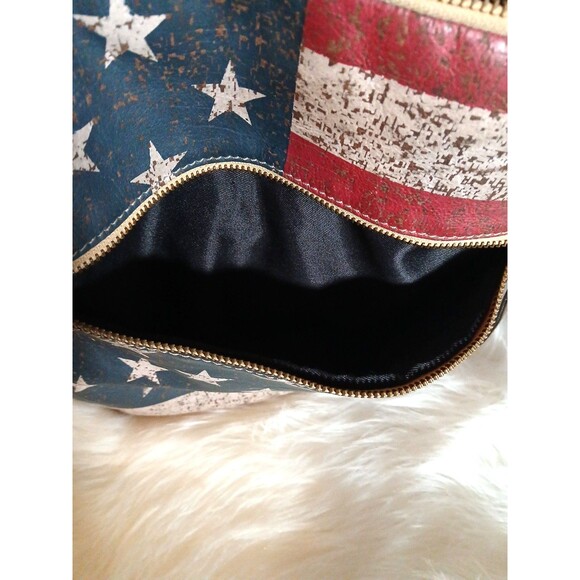 SCULLY Soft Top-Grain Leather Backpack w/American Flag 17"H x 13"W x 5"Deep - Picture 9 of 10